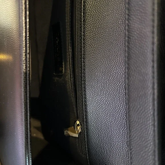 Chanel-Black Quilted Caviar Leather Large Boy Bag - Picture 4 of 7